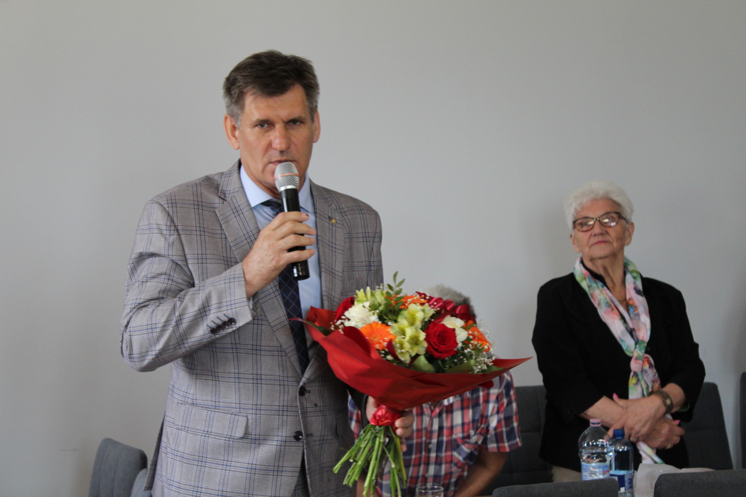 wotum-zaufania-i-absolutorium-dla-wojta-gminy-oporow